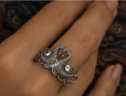Royal Swan Ring