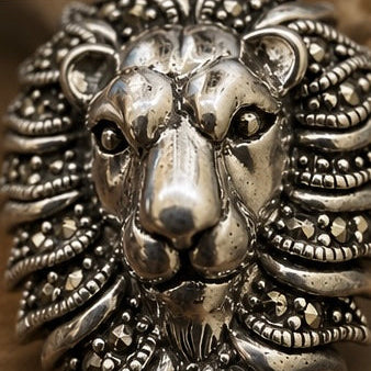 Lion Heart Brooch/Pin