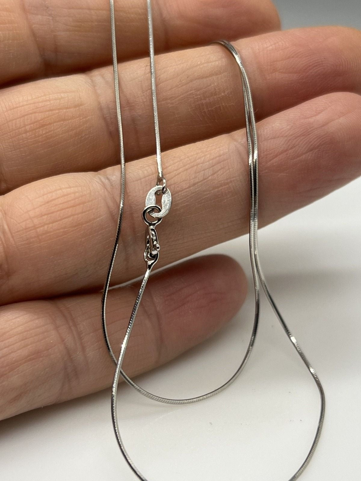 Unisex Silver Flow Chain