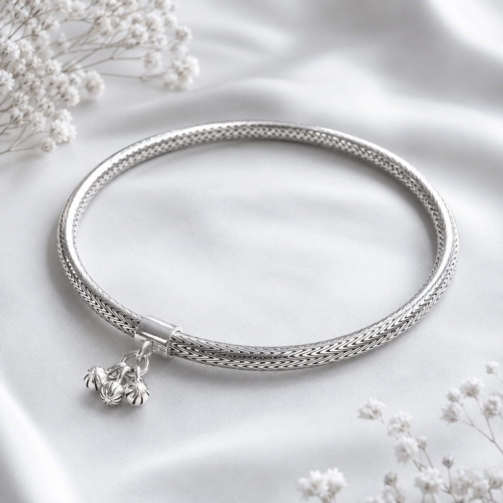 Elegant Textured Charm Payal